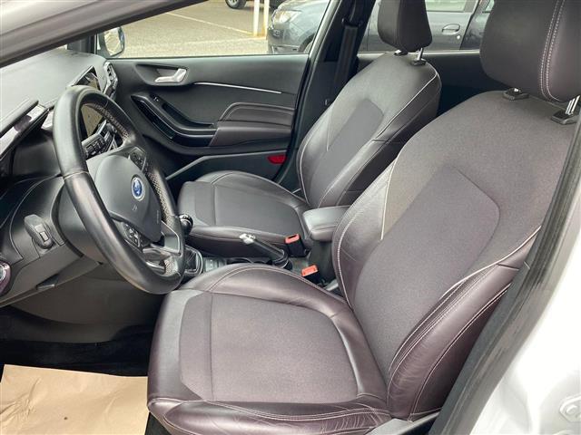 FORD Fiesta 02640730_VO38043366