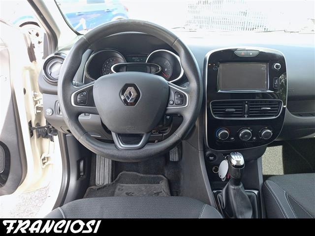 RENAULT Clio 00023133_VO38013018