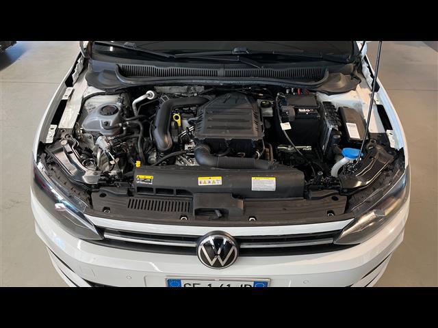 VOLKSWAGEN Polo VI 2017 00016042_VO38043670