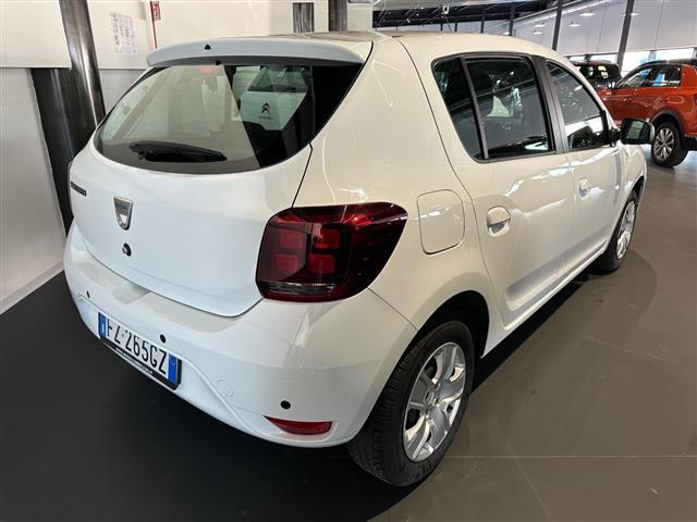 DACIA Sandero 04822320_VO38013042