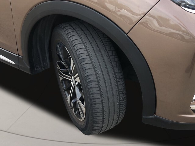 Outside Eclipse Cross  Marron