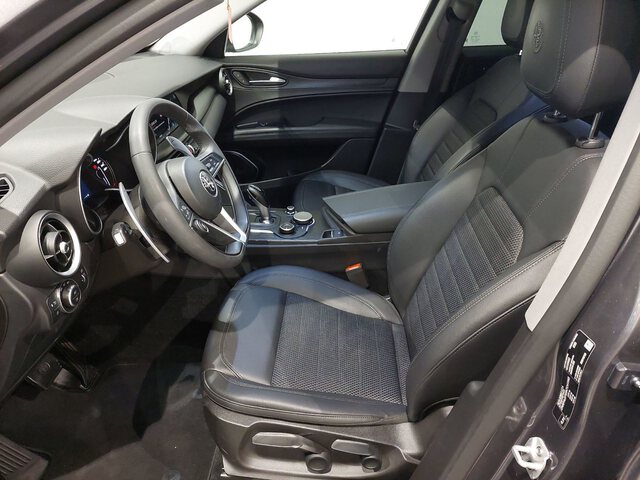 Inside Stelvio Diesel  Gris Silverstone