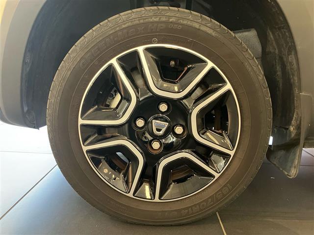 DACIA Spring 00984828_VO38023207