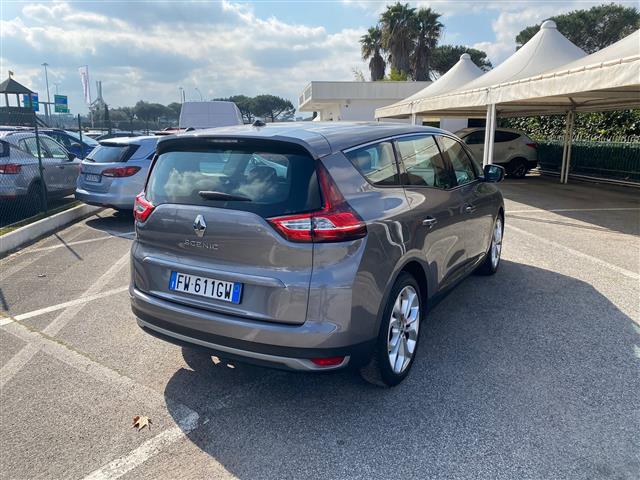 RENAULT Grand Scenic 02640936_VO38043366