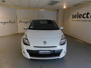RENAULT Clio 02387116_VO38043894