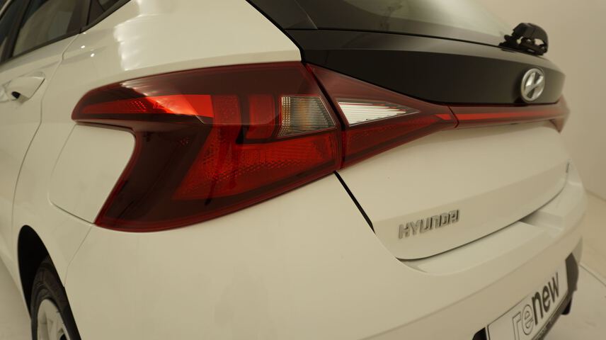 Outside i20  Polar White