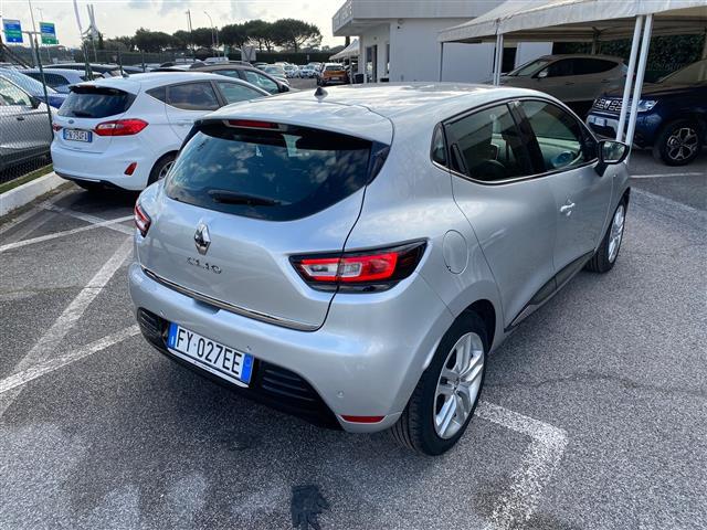 RENAULT Clio 02640172_VO38043366