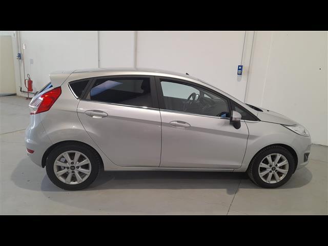 FORD Fiesta 02490623_VO38013041