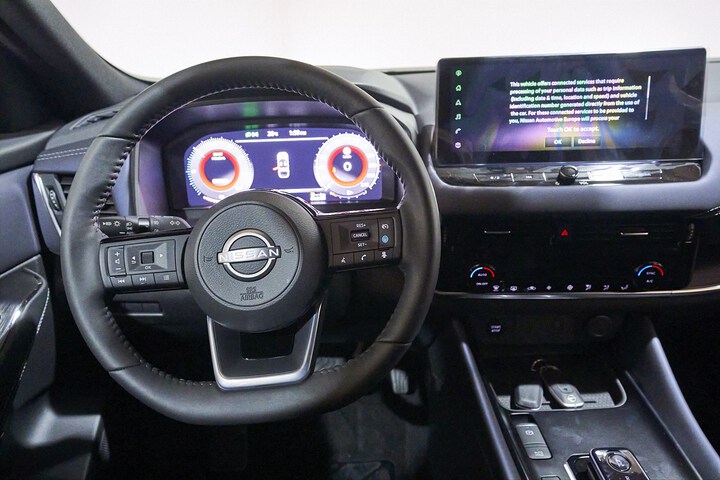 Inside Qashqai Híbrido  Lunar White / Midnig