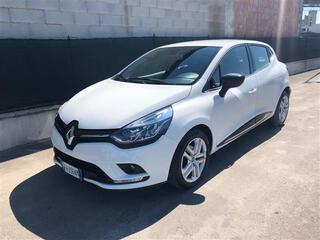 RENAULT Clio 00992848_VO38013322