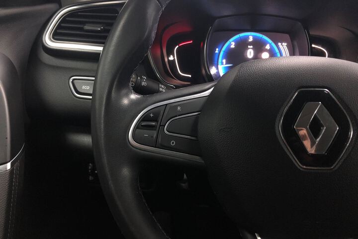 Inside Kadjar Diesel  Azul Cosmos