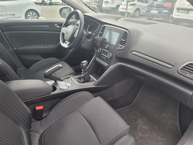 RENAULT Megane 00023466_VO38013404