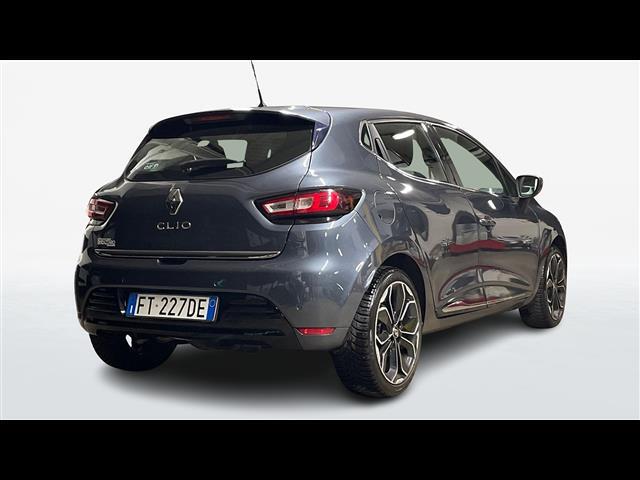 RENAULT Clio 00427898_VO38023217