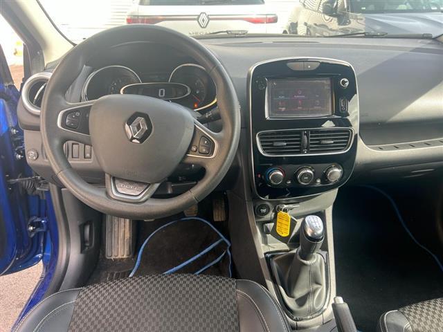 RENAULT Clio 05879927_VO38013080
