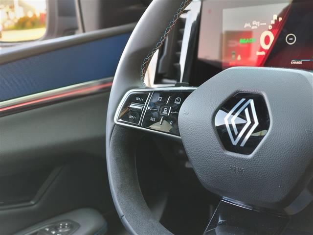 RENAULT Scenic V 2024 00049452_VO38013022