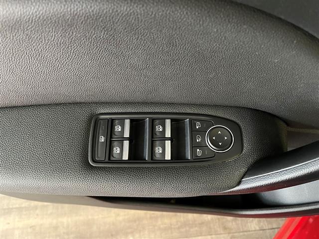 RENAULT Captur 03301260_VO38043894
