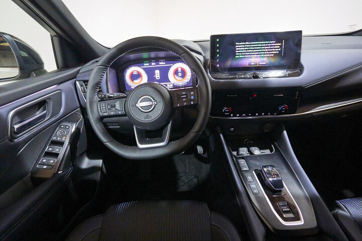 Inside Qashqai Híbrido  Lunar White / Midnig