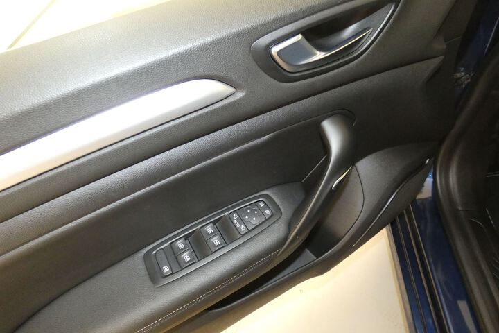Inside Mégane Sport Tourer Diesel  Azul Cosmos