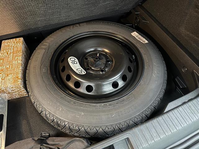 RENAULT Captur 00015278_VO38023184