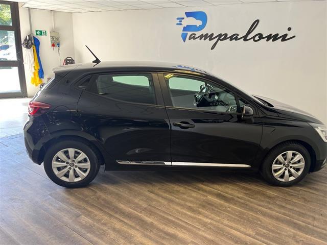 RENAULT Clio 03307059_VO38043894