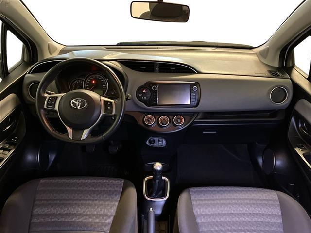 TOYOTA Yaris 00985457_VO38023207