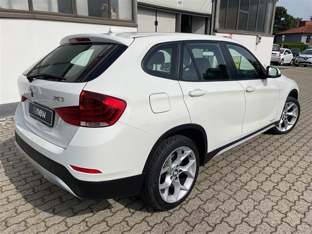 BMW X1 00389269_VO38023217