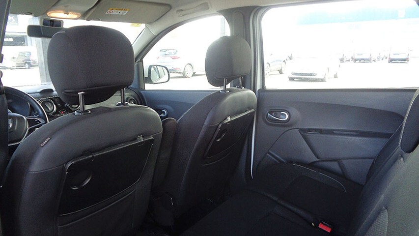 Inside Lodgy  BLANCO