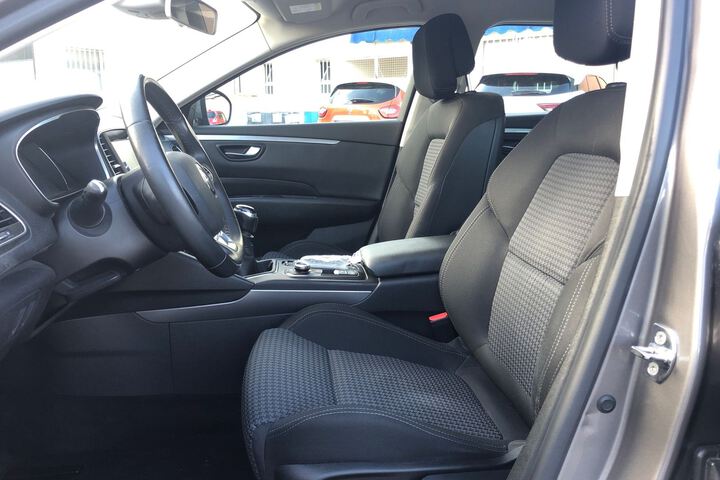 Inside Talisman Sport Tourer Diesel  Gris