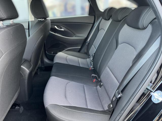 Außenausstattung i30 PHANTOM BLACK MET.   schwarz
