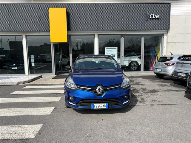RENAULT Clio 05879927_VO38013080