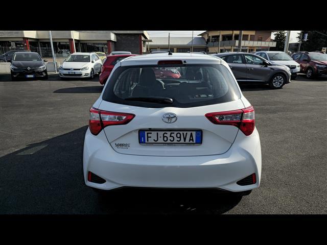 TOYOTA Yaris 00025657_VO38013404