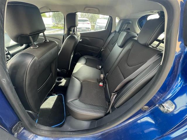 RENAULT Clio 05879927_VO38013080