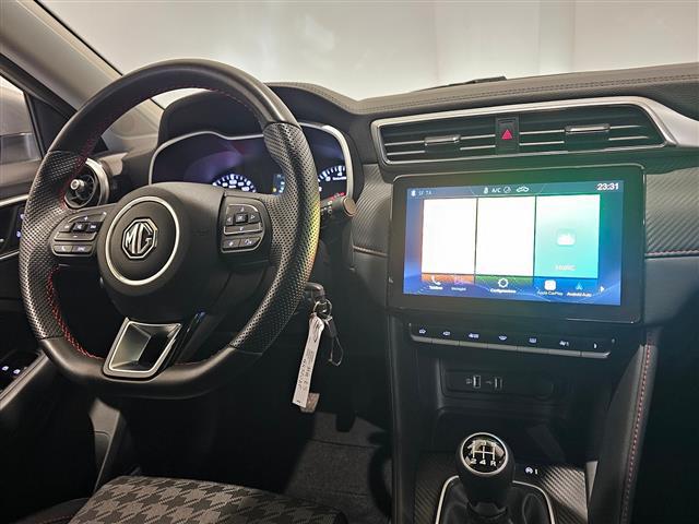 MG ZS 2021 02416129_VO38013170