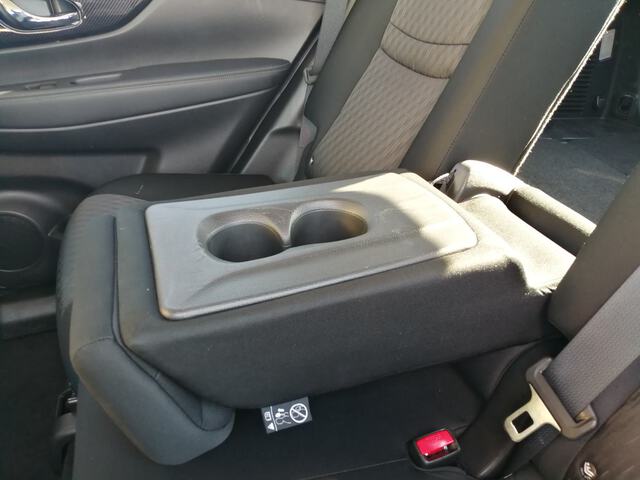 Inside X-Trail  Lunar White
