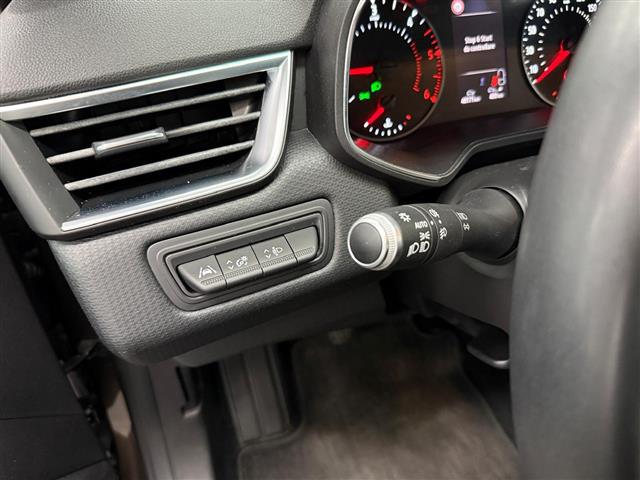 RENAULT Clio 00012956_VO38023184