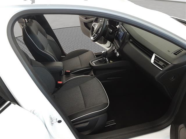 RENAULT Clio 04715246_VO38013034