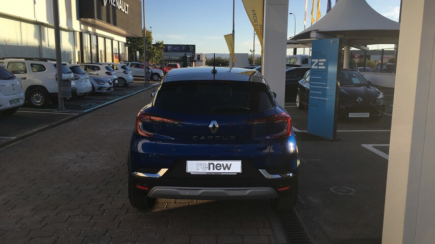 Outside Captur  Azul Rayo con techo 