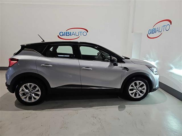 RENAULT Captur 02416142_VO38013170
