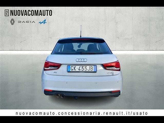 AUDI A1 01282118_VO38043211