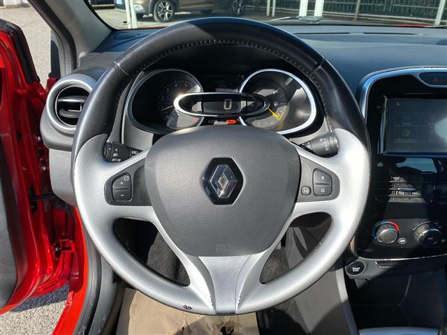 RENAULT Clio 02640933_VO38043366