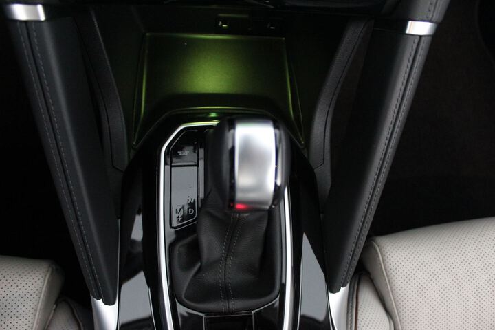 Inside  Koleos  Gris Tornado