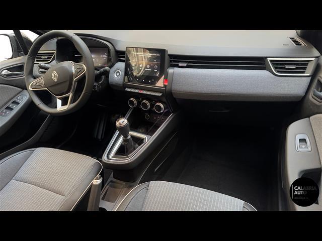 RENAULT Clio 00223627_VO38033579