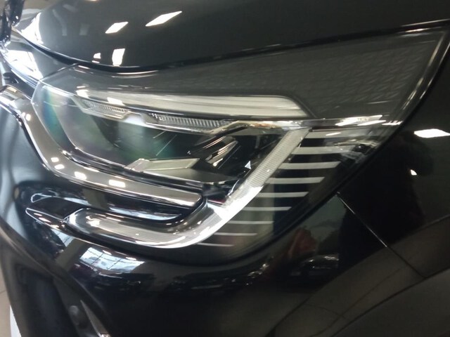 Outside Captur  NEGRO