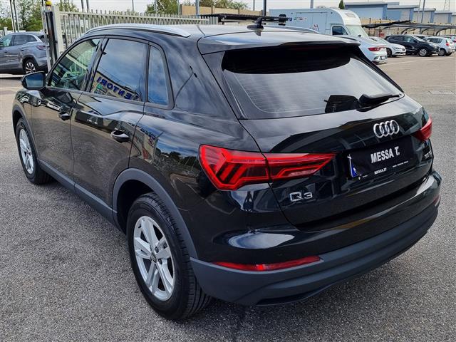 AUDI Q3 II 2018 00187932_VO38023507