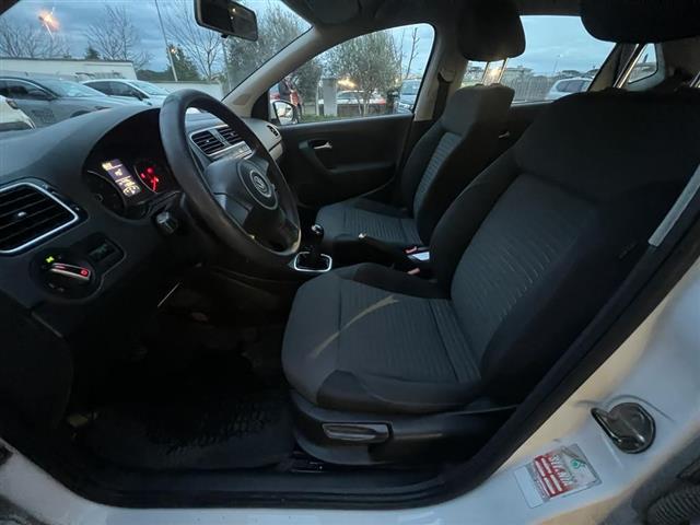 VOLKSWAGEN Polo V 2009 05857809_VO38013080