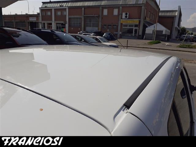 DACIA Sandero 00023004_VO38013018