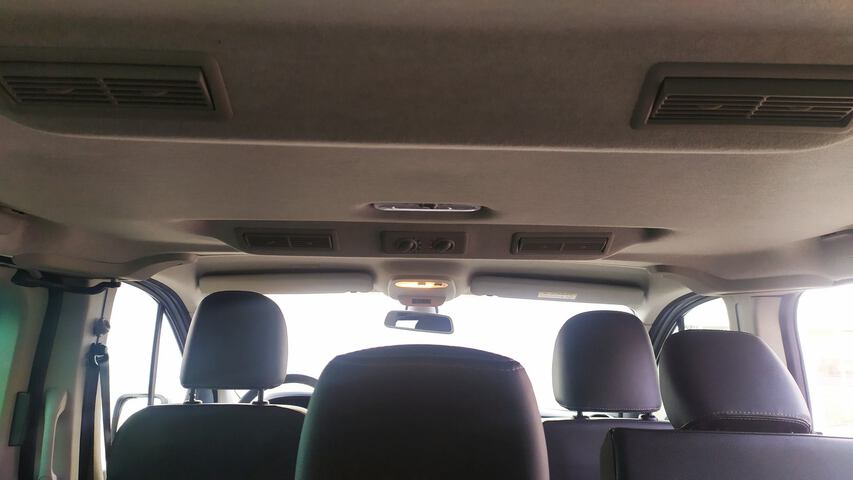 Inside Trafic Combi Diesel  Blanco Casablanca