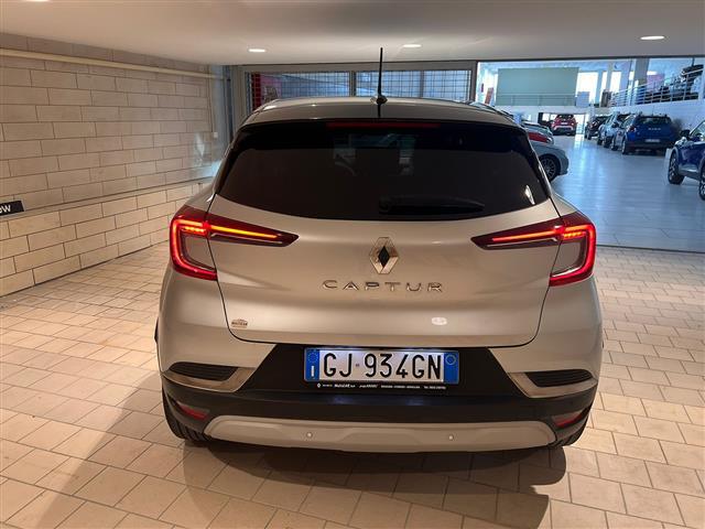 RENAULT Captur 01249485_VO38013065