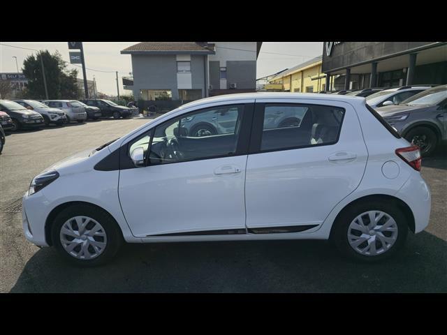 TOYOTA Yaris 00025657_VO38013404