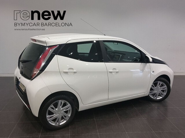 Outside Aygo  Blanco
